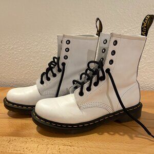 DR. MARTENS Women's Smooth Leather Lace Up Boots